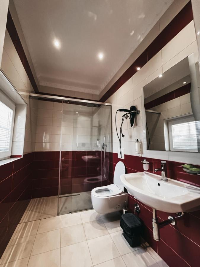 Amansar Boutique Hotel Tiranë Luaran gambar