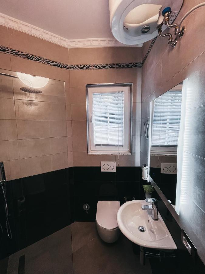 Amansar Boutique Hotel Tiranë Luaran gambar