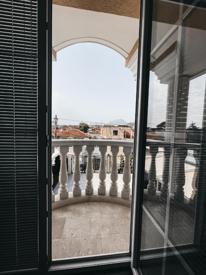 Amansar Boutique Hotel Tiranë Luaran gambar